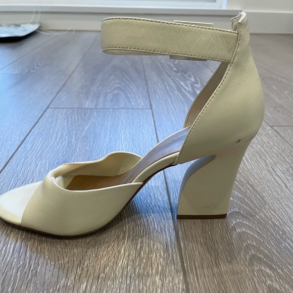 H by Halston heels with ankle strap - Picture 4 of 9